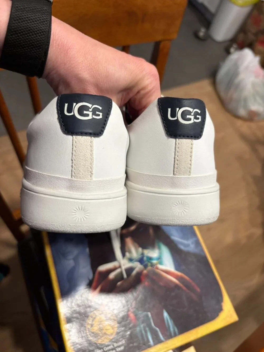 UGG Men’s White Leather Low Top Sneakers Size 8
